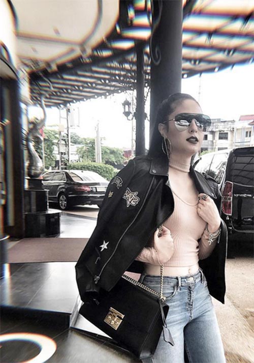 กระเป๋าสีดำ