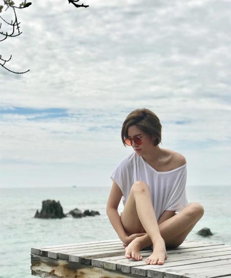 เสื้อยืดสีขาว