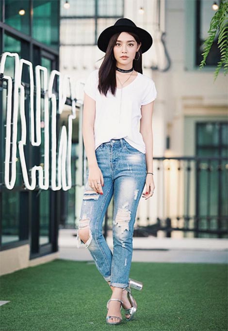 เสื้อยืดสีขาว