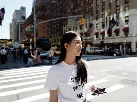 เสื้อยืดสีขาว