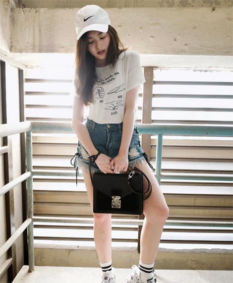 เสื้อยืดสีขาว