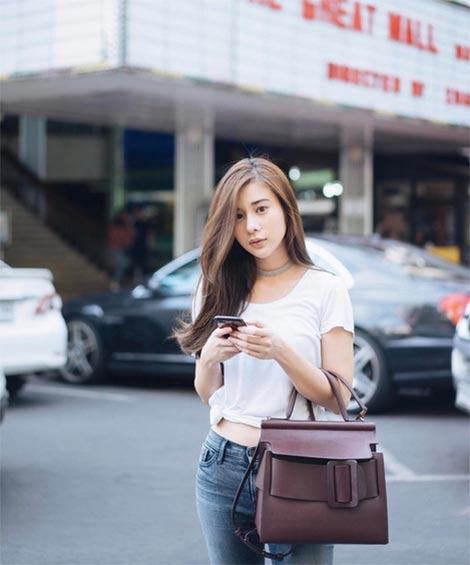 เสื้อยืดสีขาว