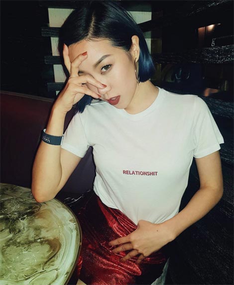 เสื้อยืดสีขาว