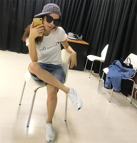 เสื้อยืดสีขาว