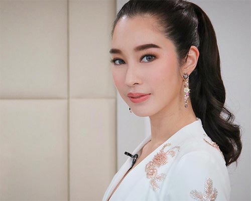 แต่งหน้าแบบสุภาพ