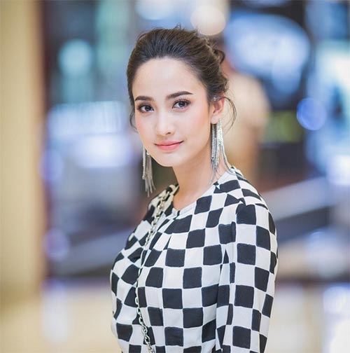 แต่งหน้าแบบสุภาพ