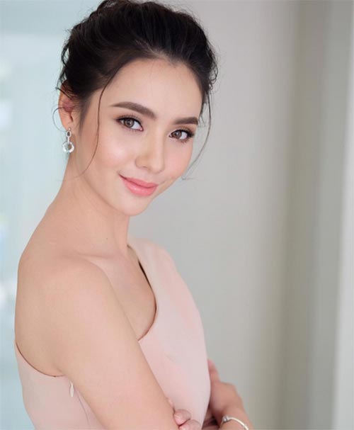 แต่งหน้าแบบสุภาพ