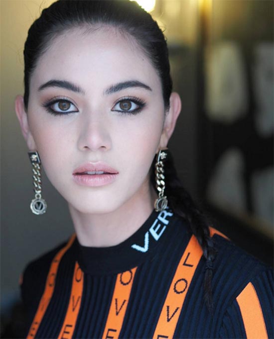 ใหม่ ดาวิกา