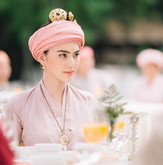 ใหม่ ดาวิกา