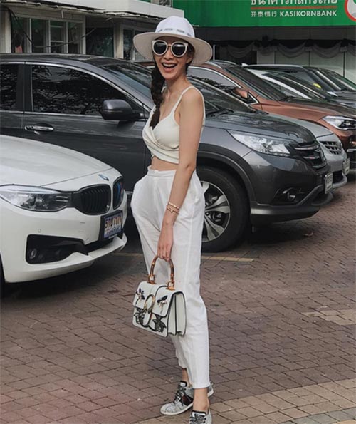 มิ้นท์ ณัฐวรา