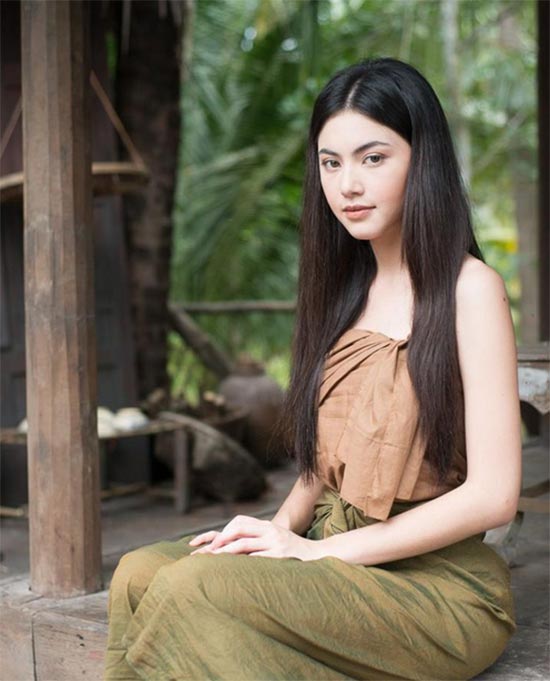 ใหม่ ดาวิกา