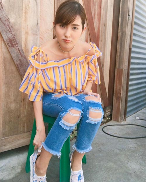 กางเกงยีนส์ขาด