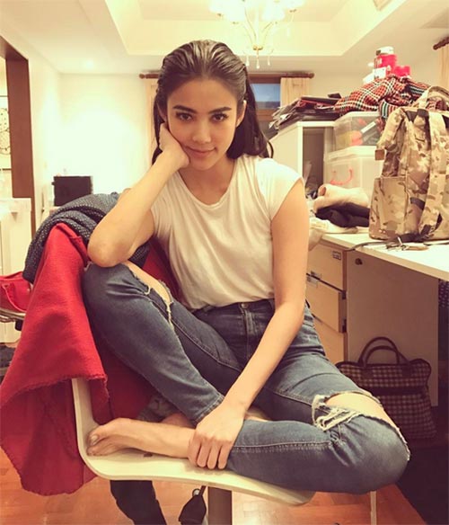 กางเกงยีนส์ขาด