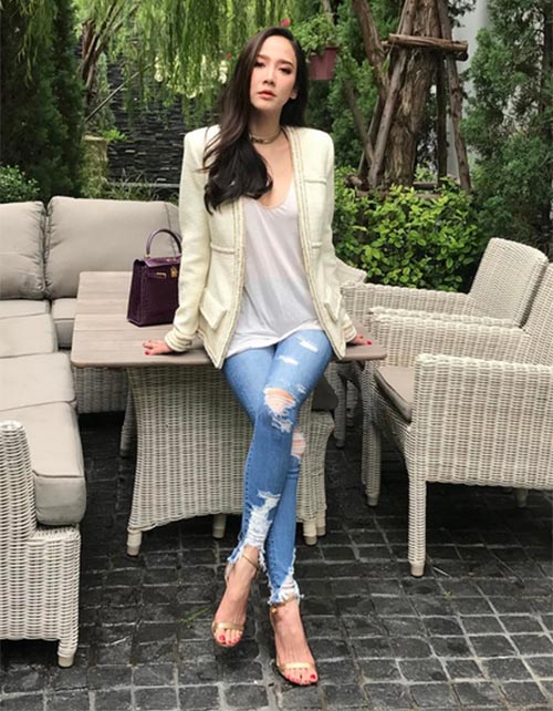 กางเกงยีนส์ขาด