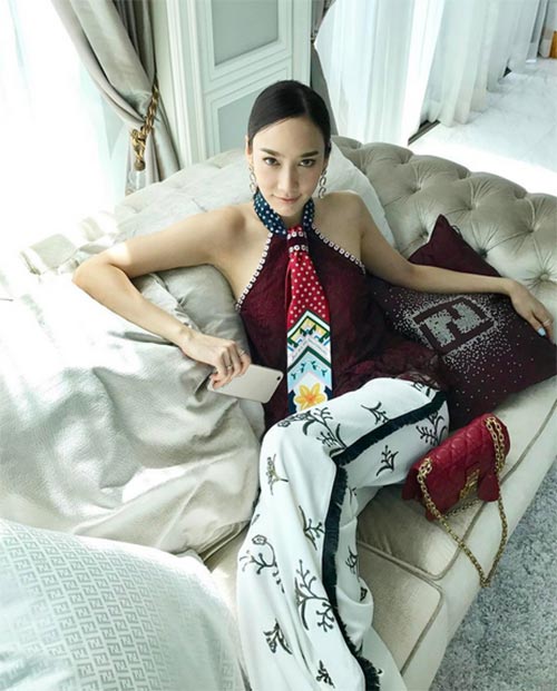 วิธีโพสท่าให้ดูผอม