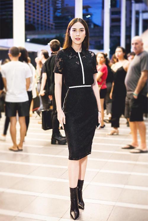 ชุดเดรสสีดํา สุภาพ