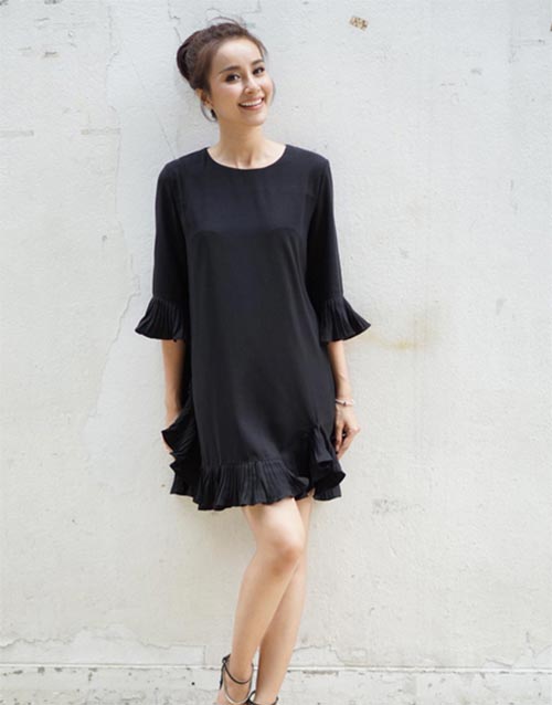 ชุดเดรสสีดํา สุภาพ