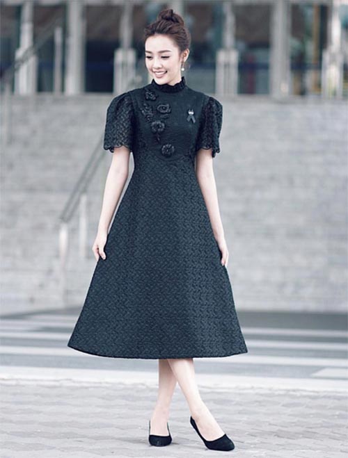 ชุดเดรสสีดํา สุภาพ
