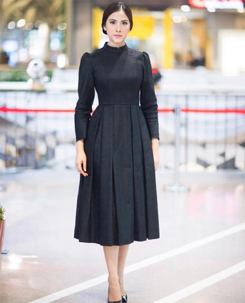 ชุดเดรสสีดํา สุภาพ