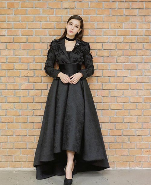 ชุดเดรสสีดํา สุภาพ