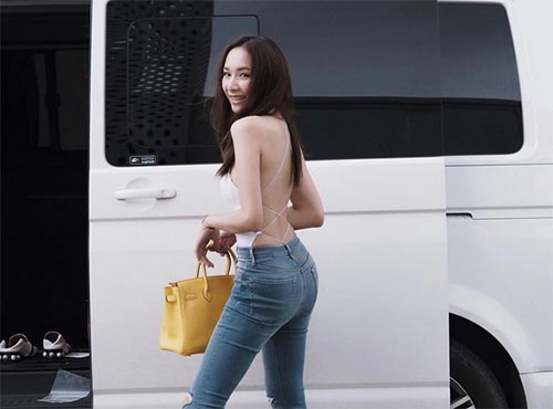 แฟชั่นเปิดหลัง