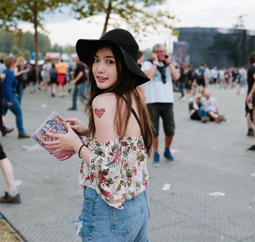 แฟชั่นเปิดหลัง