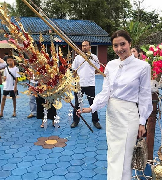 ชุดไปวัดดารา