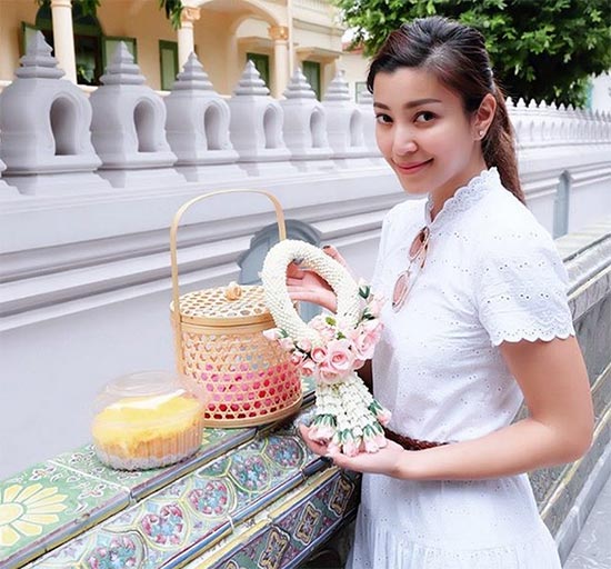 ชุดไปวัดดารา