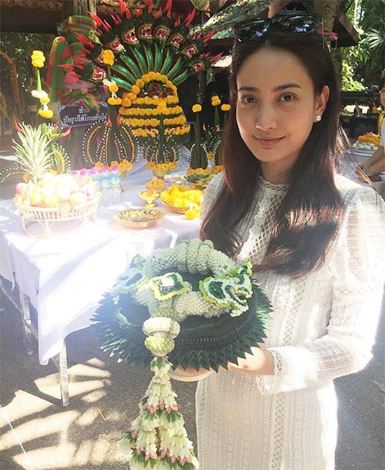 ชุดไปวัดดารา