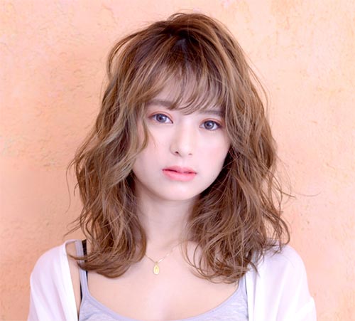 ทรงผมสั้นประบ่า