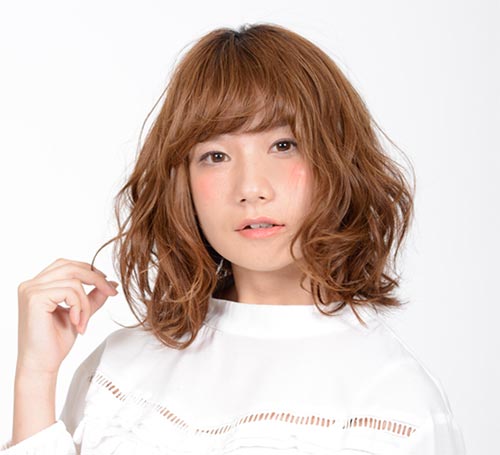 ทรงผมสั้นประบ่า