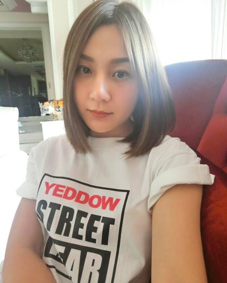 เอ็ม บุษราคัม