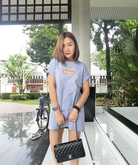 เอ็ม บุษราคัม