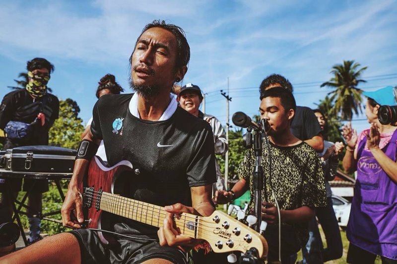 อากู๋ แกรมมี่ ร่วมวิ่งก้าวคนละก้าว กับ ตูน บอดี้สแลม