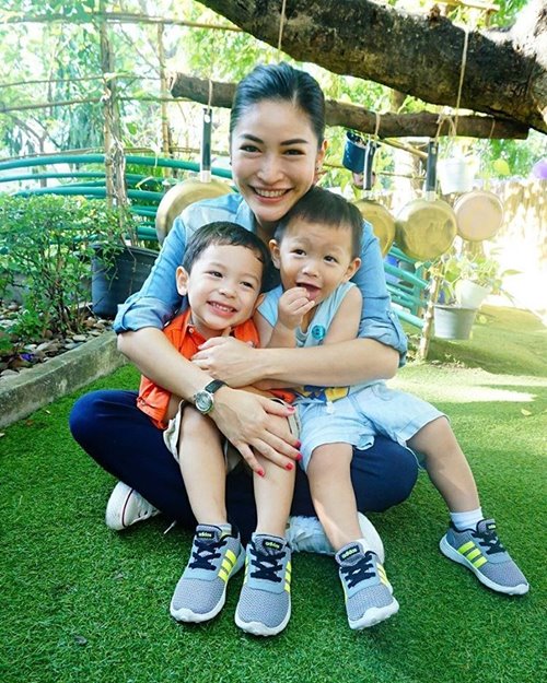 ปีเตอร์-พลอย ร่วมเฟรมถ่ายรูปครอบครัว ในวันเกิดน้องแพนเตอร์