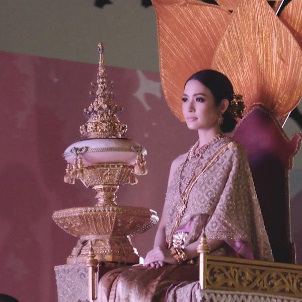 แอฟ แต้ว งานจุฬาฯ 100 ปี