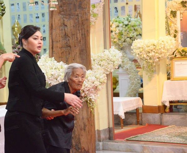 น้องข้าวหอม บวชหน้าไฟให้ คุณยายเล็ก