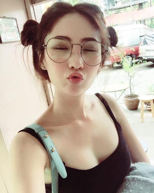 เมย์ สิรินทร์