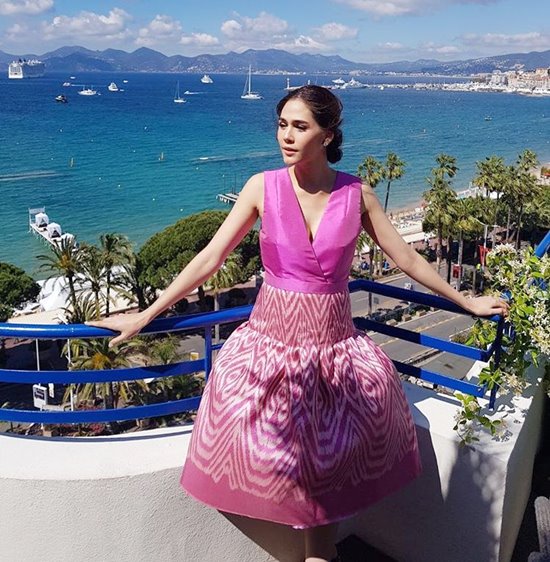 ชมพู่ อารยา ชุดไทย