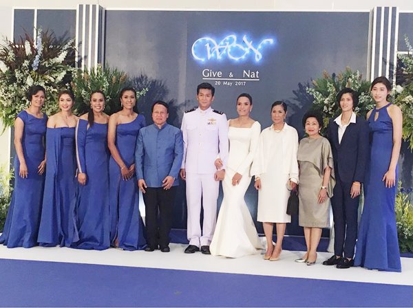 นักตบสาวไทยร่วมฉลองวิวาห์กัปตันกิ๊ฟ