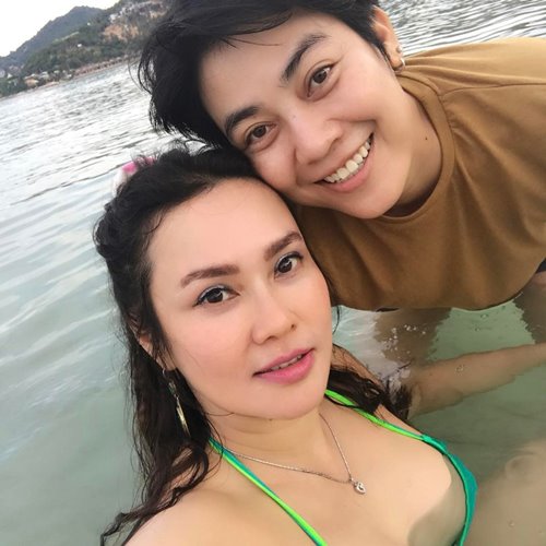 ใหม่ เจริญปุระ ควงสาวหล่อคู่ใจเที่ยวสมุย