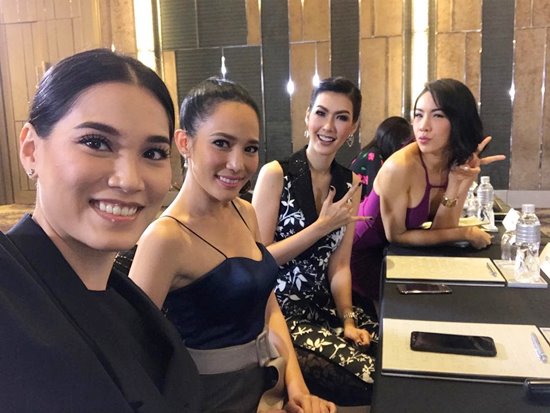 รุ่นพี่มิสยูนิเวิร์ส รวมตัวประชันความสวย ต้อนรับนางงามรุ่นน้อง