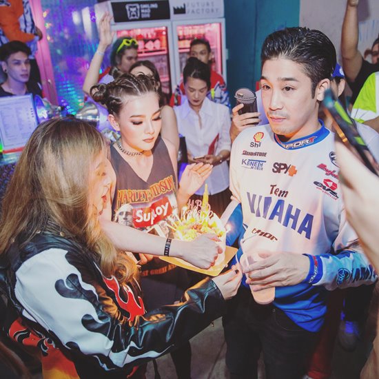 ปาร์ตี้วันเกิด พลอย หอวัง