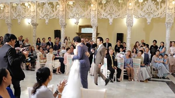  โต๋ ศักดิ์สิทธิ์ 