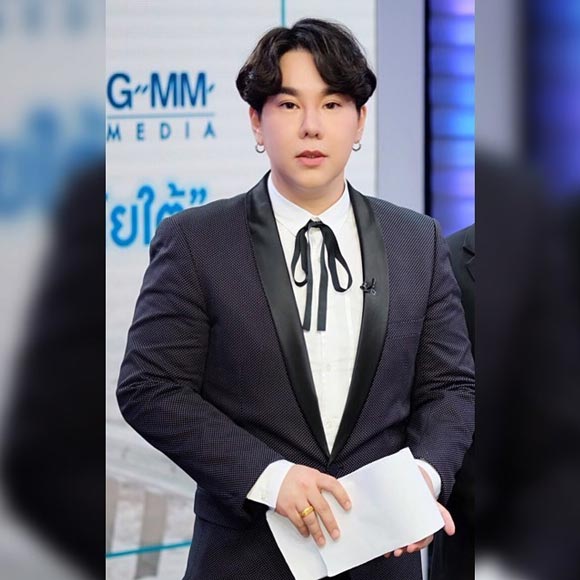 ดีเจบุ๊คโกะ