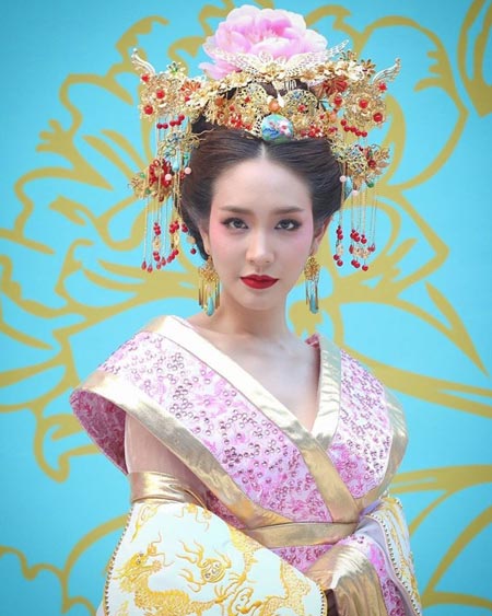 มิน พีชญา