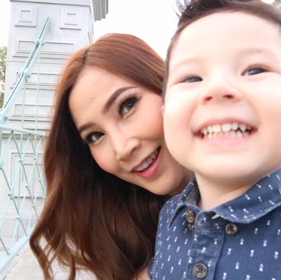 โบว์ชมพู อาร์สยาม