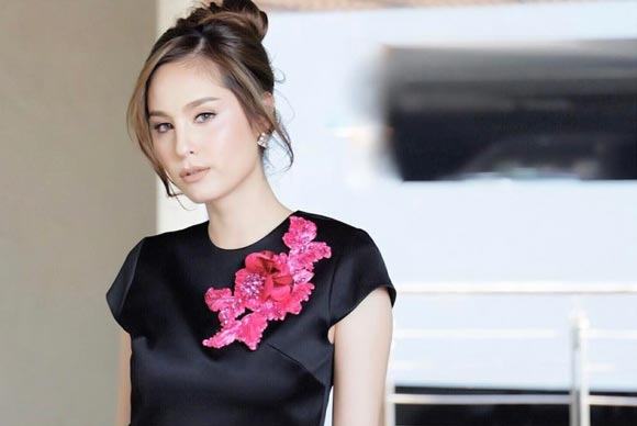 ขวัญ อุษามณี