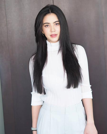 ใหม่ ดาวิกา