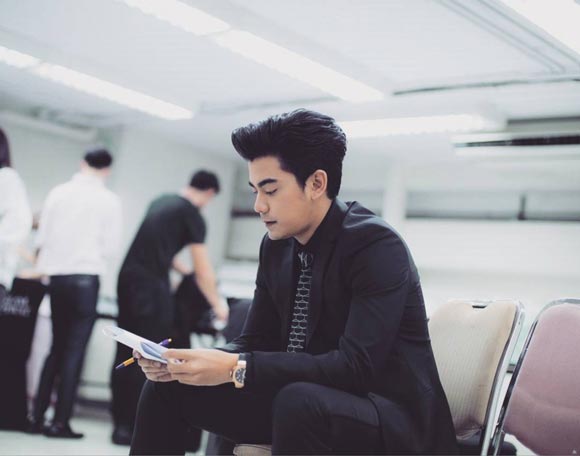 ดราม่า ฌอห์ณ เอสเธอร์